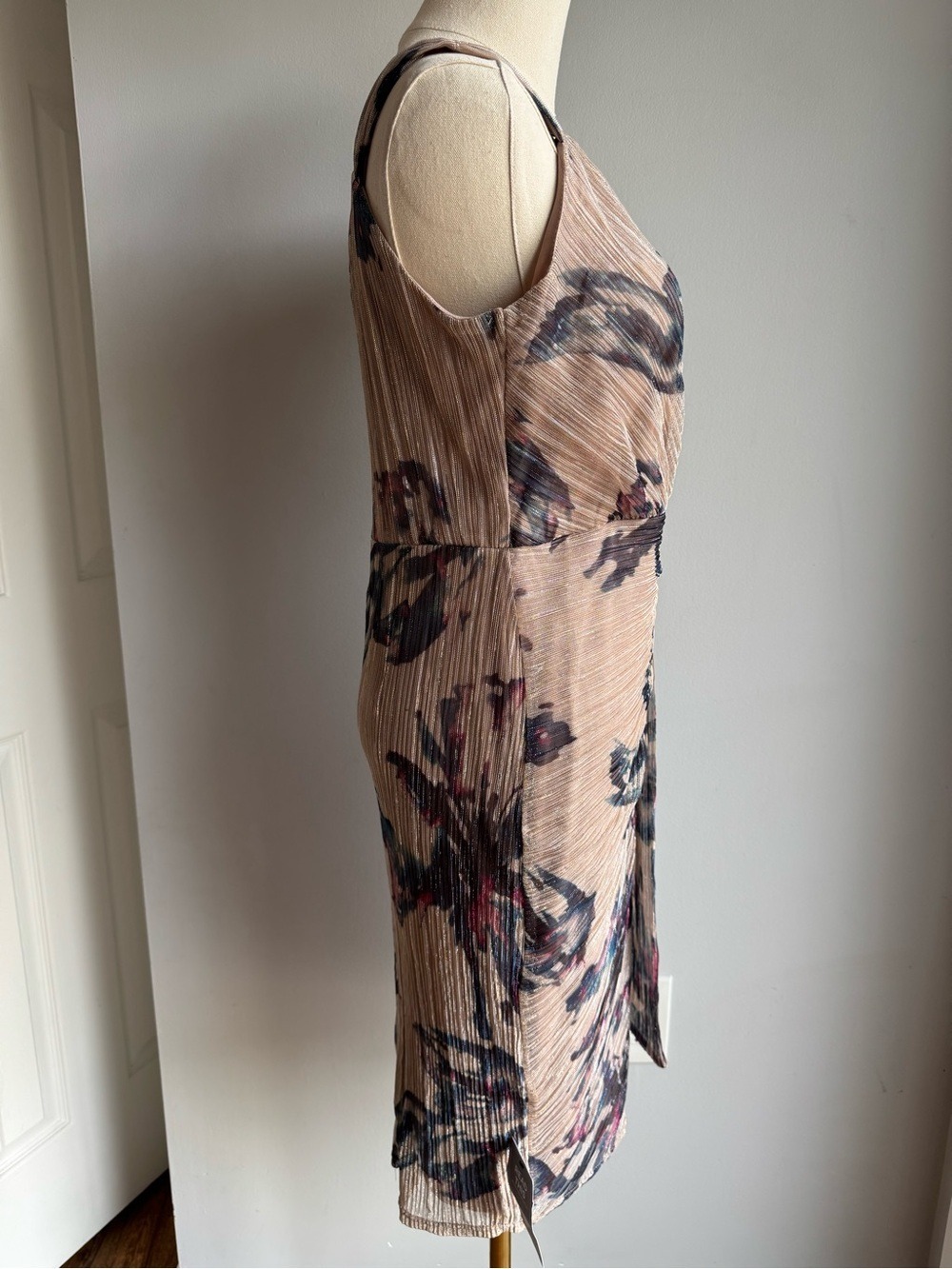 Le Chateau Floral Shimmer Cocktail Dress Sz M Fitted Sexy Party Wrap V-Neck NWT - Picture 6 of 14